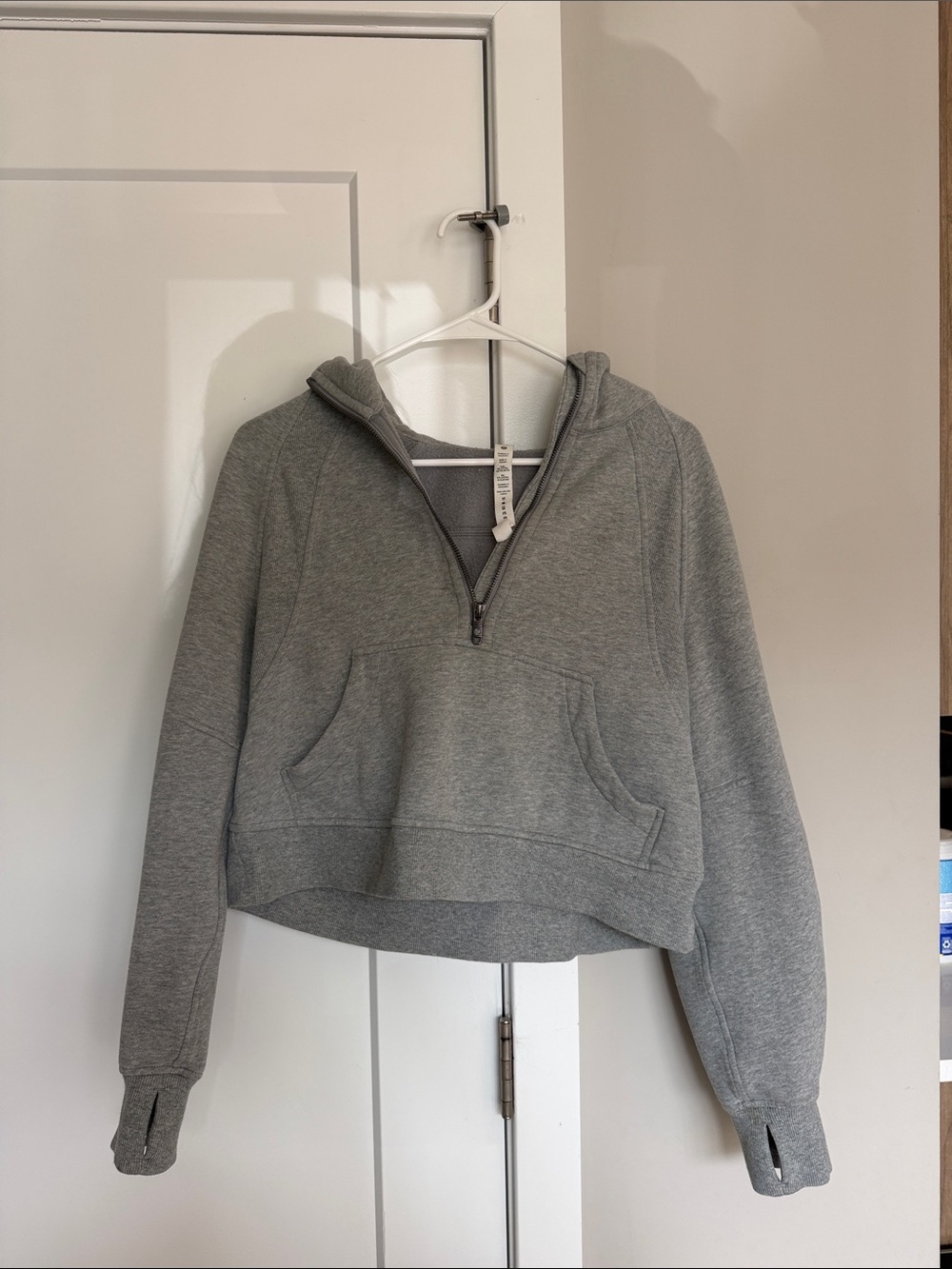 Lululemon cropped scuba